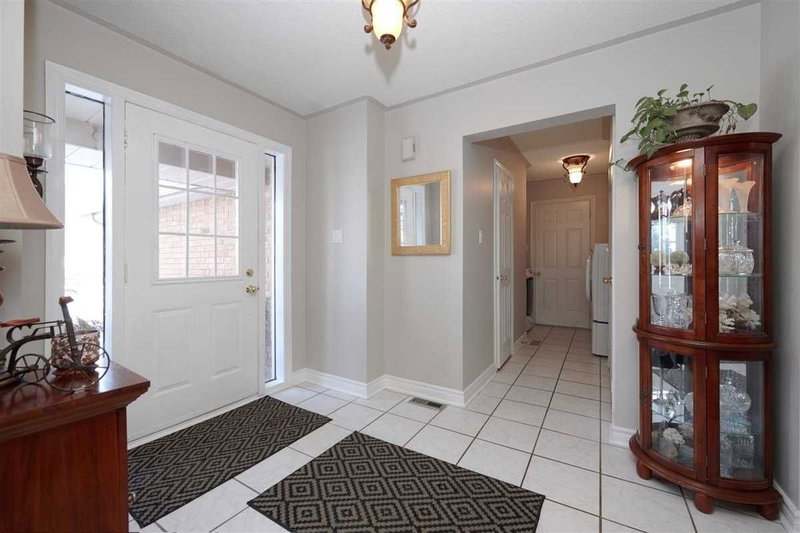 63 Falling Brook Dr, Barrie, L4N7E8 | Image 3