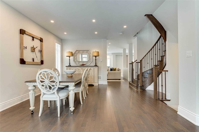 20 Westminster Circ, Barrie, L4M0A3 | Image 2