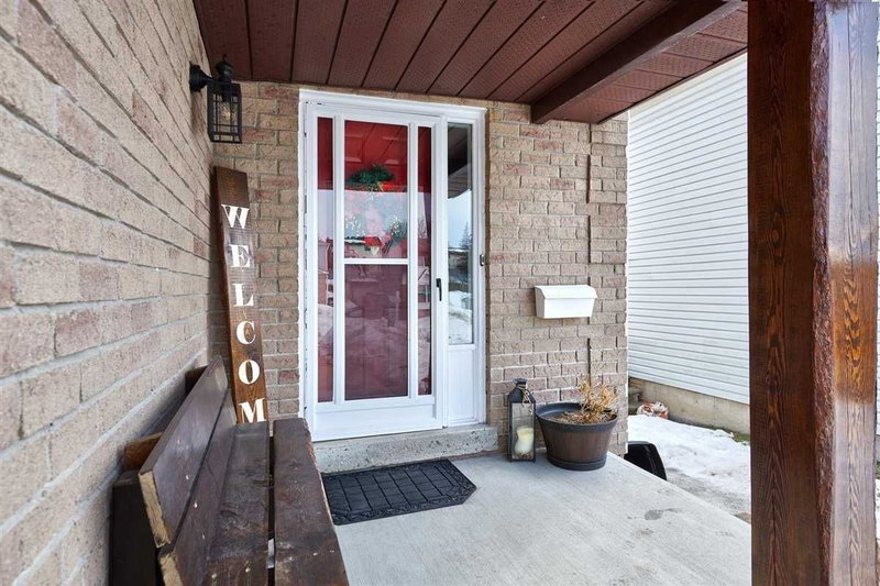 49 Browning Tr, Barrie, L4N5A5 | Image 2