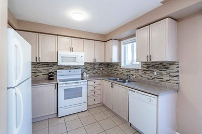 28 Villers St, Barrie - Edgehill Drive image-0-2