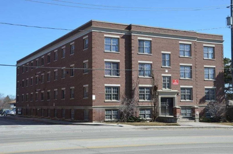 359-363 Duckworth St, Barrie, L4M 3X8 | Image 3