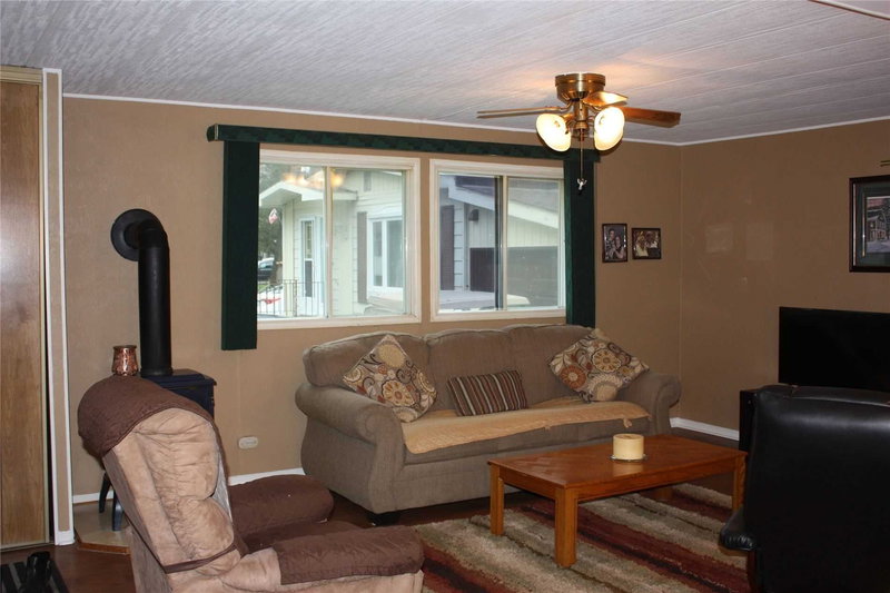 14 Sinclair Ave S, Wasaga Beach, L9Z 1K3 | Image 3