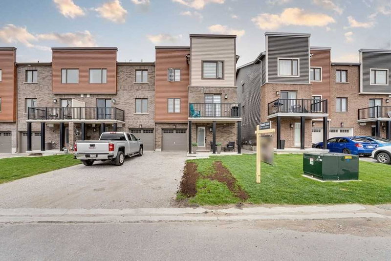 25 Kodiak Terr, Barrie, L9J 0J4 | Image 2