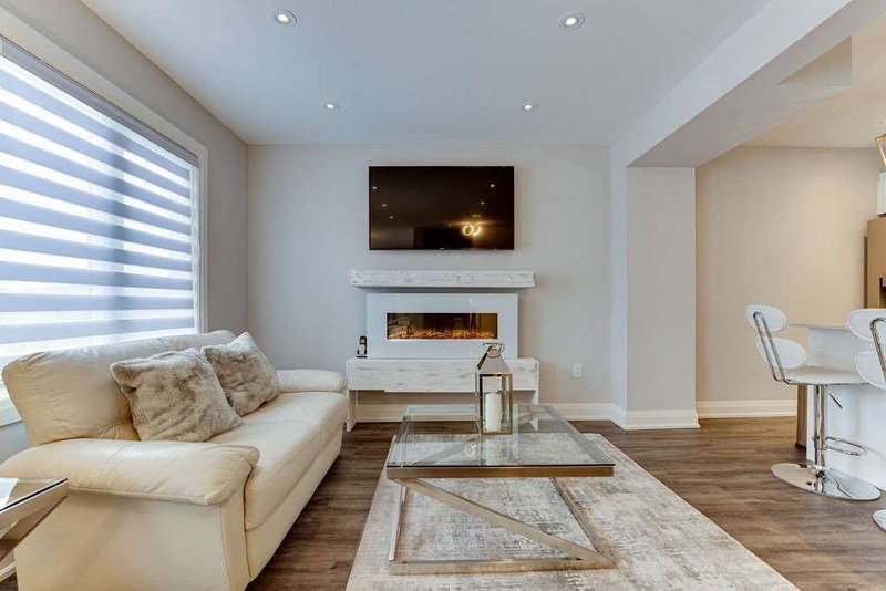 25 Kodiak Terr, Barrie, L9J 0J4 | Image 3