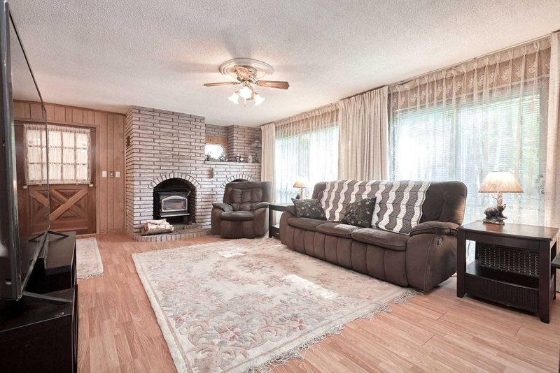 23 Duquette Crt, Tiny, L9M 0H3 | Image 3