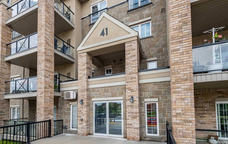 309 - 41 Ferndale Dr S, Barrie, L4N 5T6 | Image 3