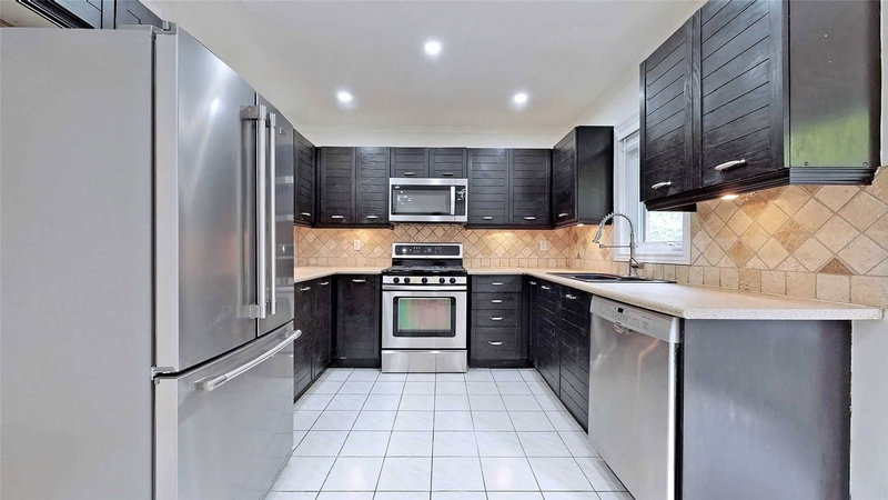 63 Falling Brook Dr, Barrie, L4N7E8 | Image 2