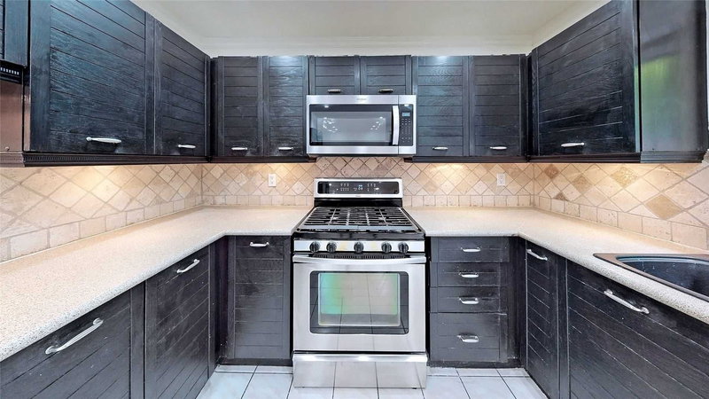 63 Falling Brook Dr, Barrie, L4N7E8 | Image 3