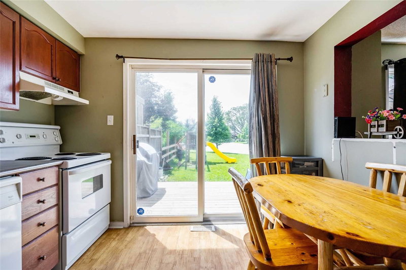 15 Hewitt Pl, Barrie, L4M7B3 | Image 3