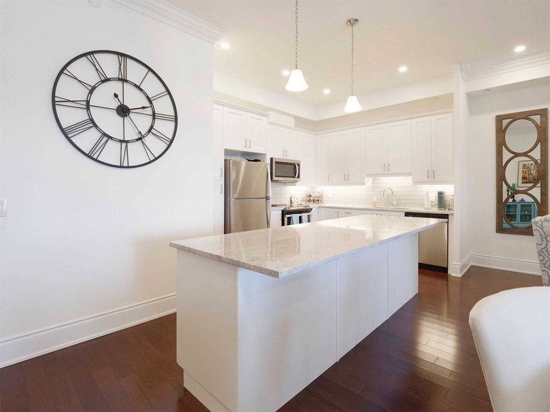 705 - 90 Orchard Point Rd, Orillia, L3V8K4 | Image 2