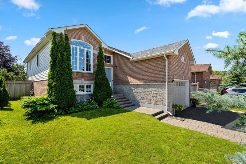 19 Leslie Ave, Barrie, L4N9P3 | Image 2