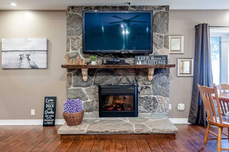 230 Robins Point Rd, Tay, L0K 2A0 | Image 2