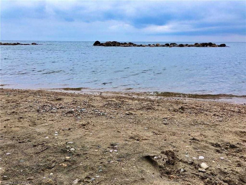 26 Glen Cedar Dr, Tiny, L9M 0H8 | Image 3