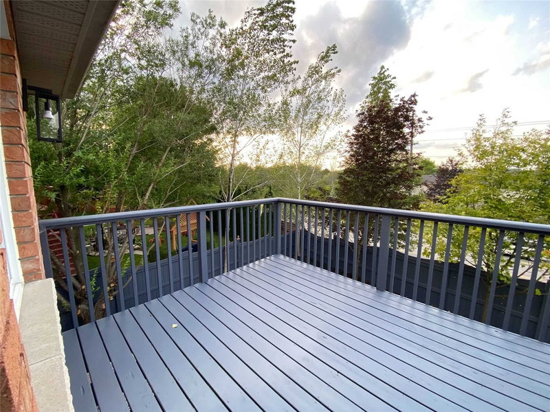 10 St. Bruno's Circ, Barrie, L4N0B9 | Image 2