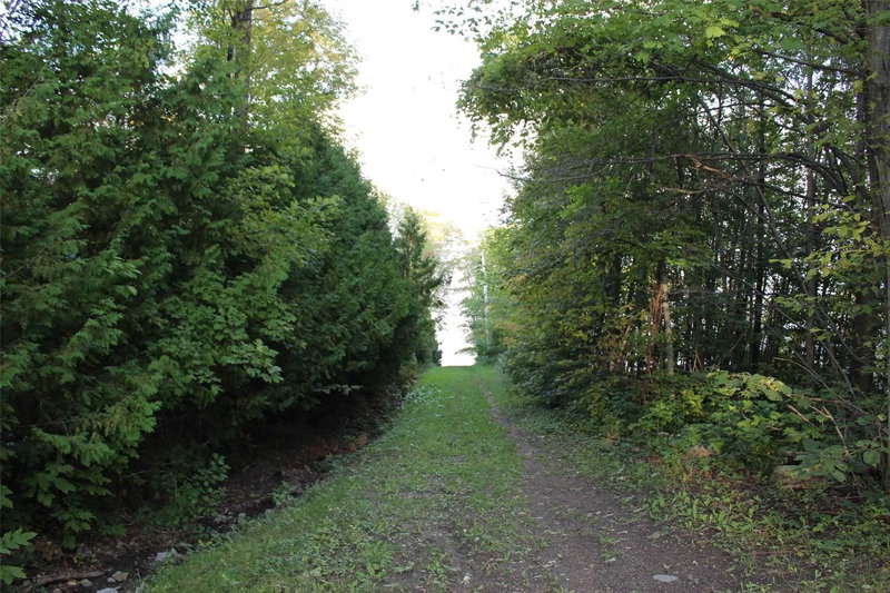 76 Mcarthur Dr, Penetanguishene, L9M 1W9 | Image 2