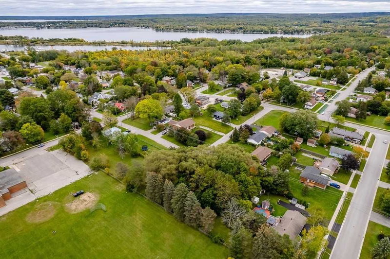 740 Midland Ave, Tay, L0K 1R0 | Image 2