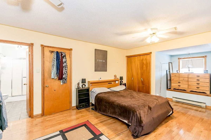 4 Dunlop St, Penetanguishene, L9M 1J2 | Image 2