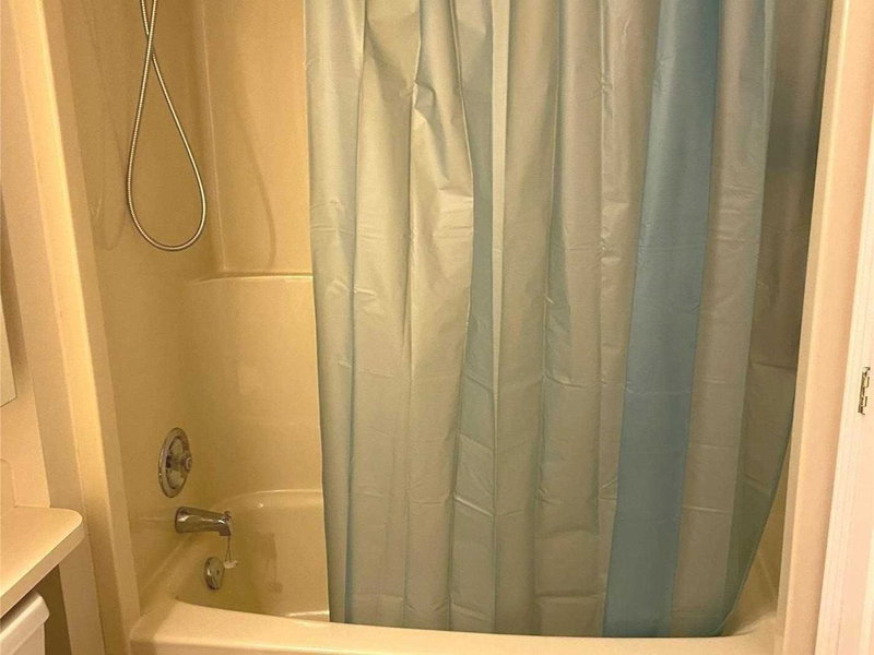 182 - 49 Trott Blvd, Collingwood, L9Y5B8 | Image 3