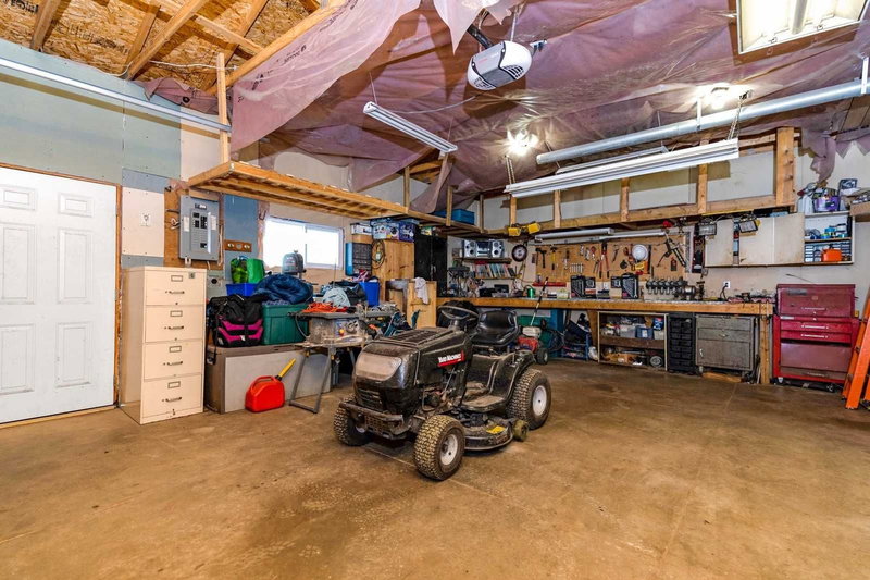 56 Georgian Manor Dr, Collingwood, L9Y 3Z1 | Image 2