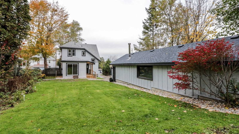 641 Bay St S, Midland, L4R 1L8 | Image 2