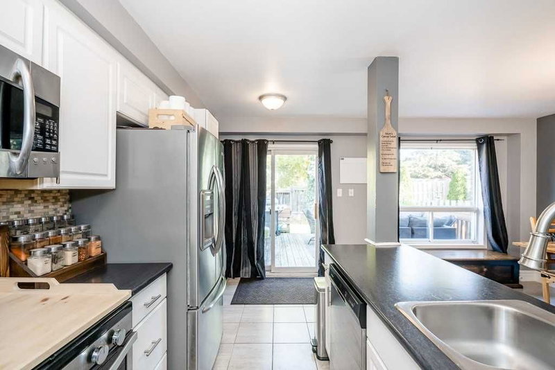 273 Ferndale Dr S, Barrie, L4N8K1 | Image 2