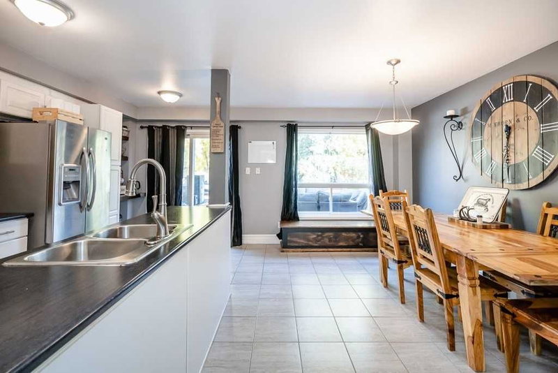 273 Ferndale Dr S, Barrie, L4N8K1 | Image 3