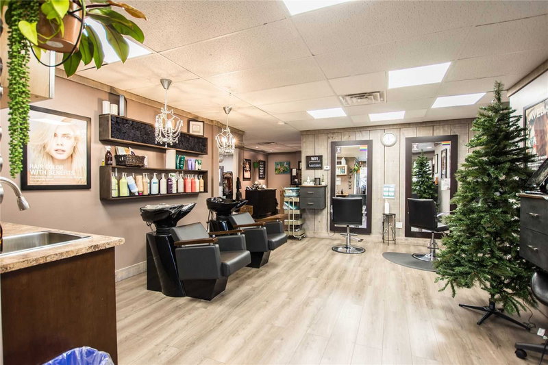 32 Matchedash St N, Orillia, L3V 4T5 | Image 2