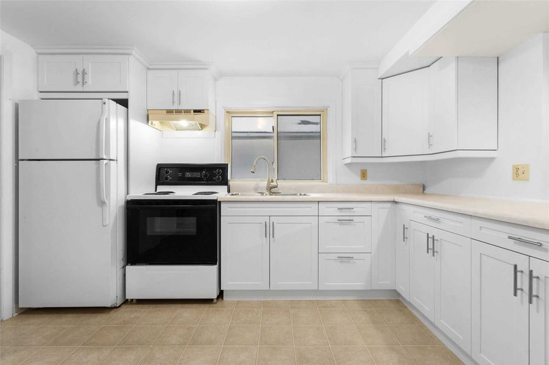 251 St Paul St, Collingwood, L9Y 3P5 | Image 2