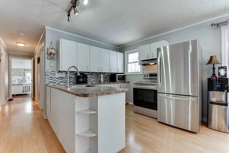 3965 Hilltop Rd, Ramara, L3V0S2 | Image 2