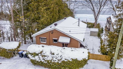 Detached House sold at 2371 Lakeshore Road, Oro-Medonte, Ontario, L0L1T0 - Hawkestone - MLS: S5472066