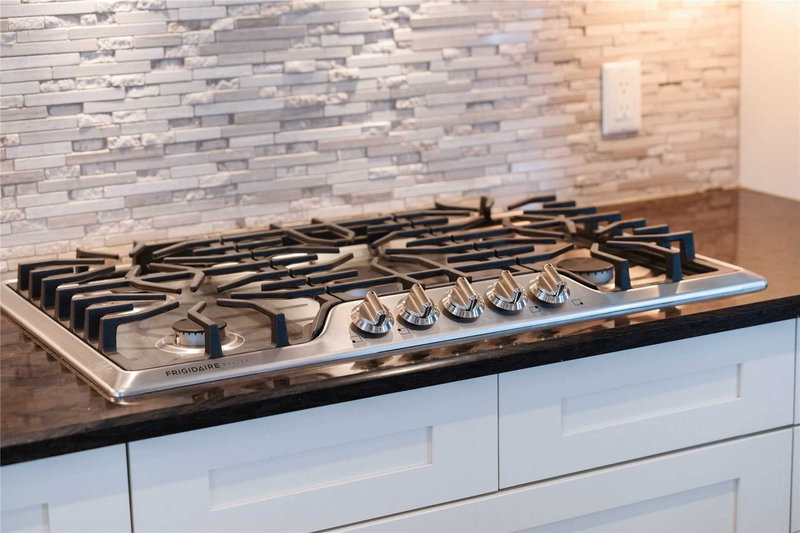 49 Gray Lane, Barrie, L4N7T1 | Image 3