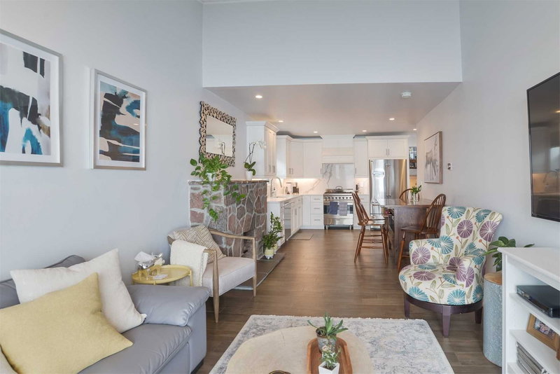 314 Robins Point Rd, Tay, L0K2A0 | Image 2