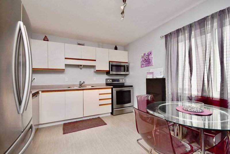 47 D'ambrosio Dr, Barrie, L4N 6V6 | Image 2