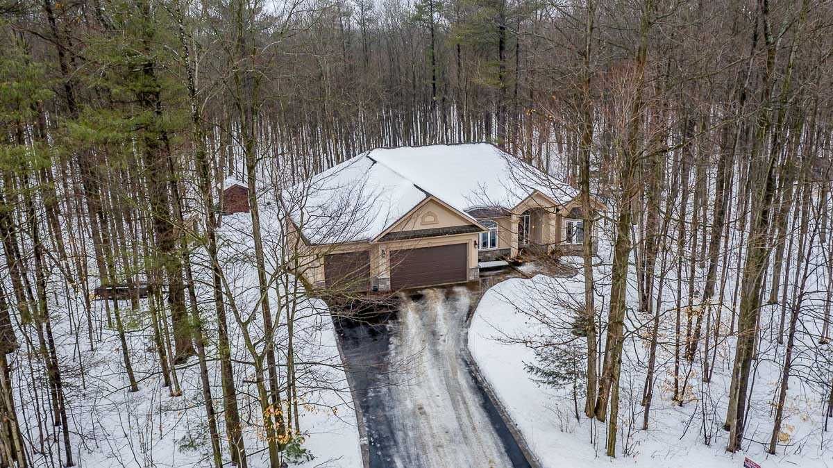 Detached House sold at 10 Moran Street, Springwater, Ontario, L0L2K0 - Phelpston - MLS: S5509039