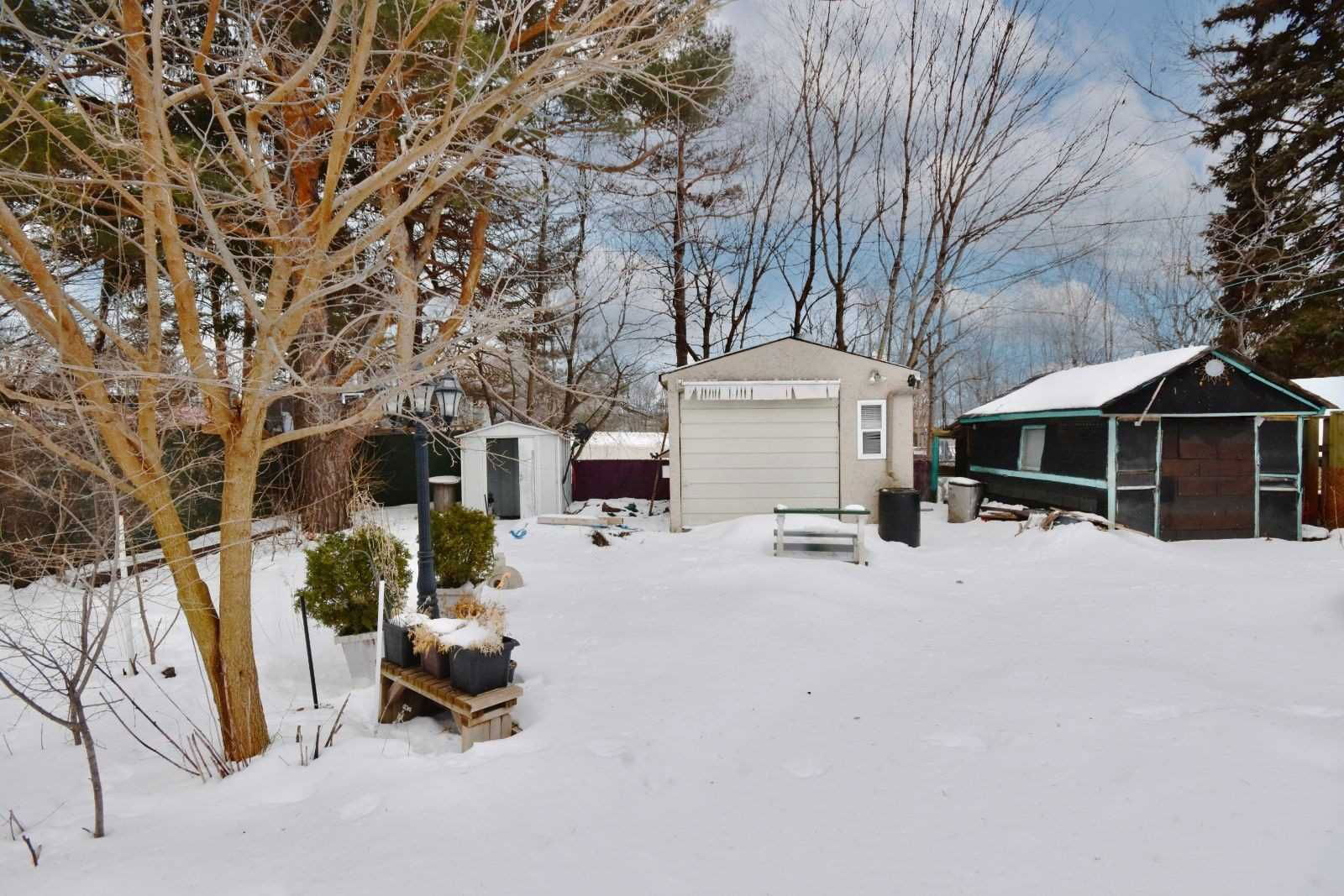 Detached House sold at 105 John Street, Barrie, Sanford, L4N 2K7 - MLS: S5512236