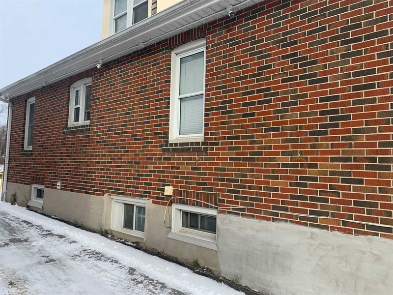 156 Dunlop St W, Barrie, L4N1B2 | Image 3