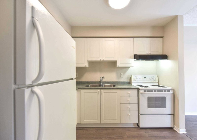 8 - 531 High St, Orillia, L3V 4X9 | Image 2