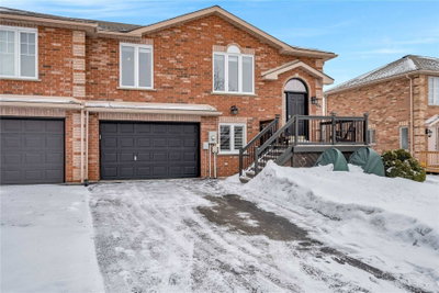 Semi-Detached House sold at 64 Logan Court, Barrie, Ontario, L4N 8G8 - Holly - MLS: S5544011