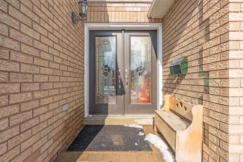 90 Cityview Circ, Barrie, L4N 7V2 | Image 3
