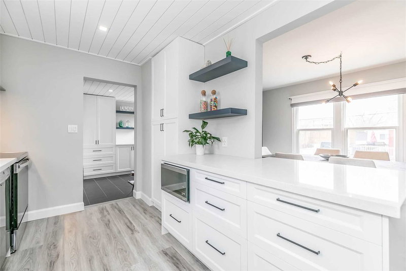 120 Dunlop St, Orillia, L3V 5P4 | Image 2