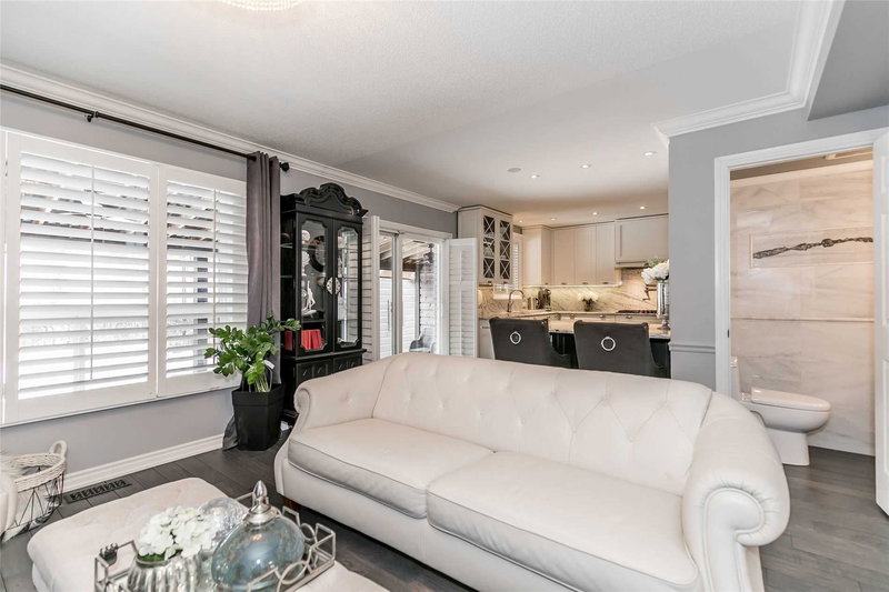 5 Claire Dr, Barrie, L4N5X9 | Image 2