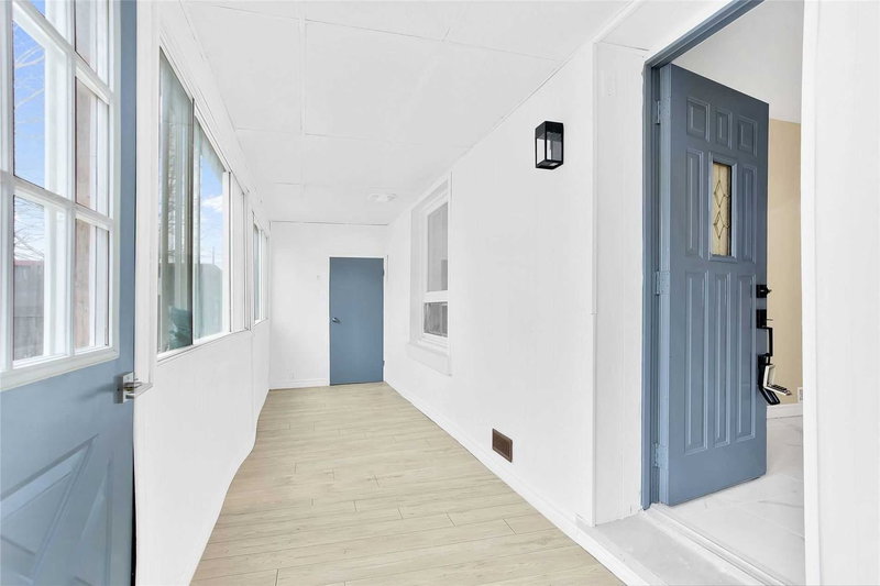 63 Fifth St E, Midland, L4R 3V4 | Image 3