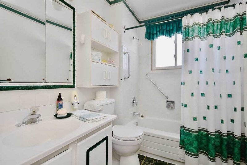 44 Oren Blvd, Barrie, L4N4M1 | Image 3