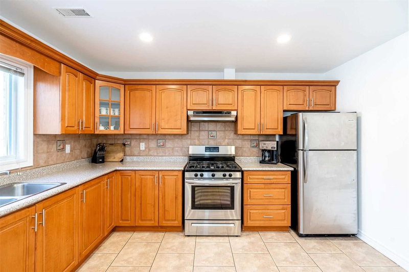 100 Desroches Tr, Tiny, L9M 0H9 | Image 2