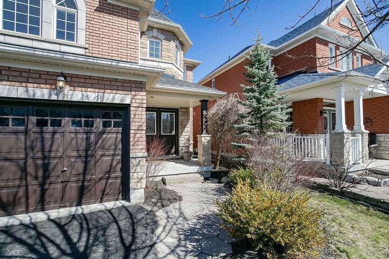 38 Westminster Circ, Barrie, L4M0A5 | Image 2