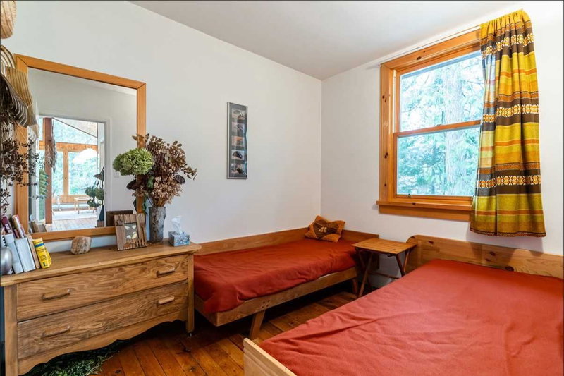 1 Sundown Rd, Tiny, L0L2J0 | Image 2