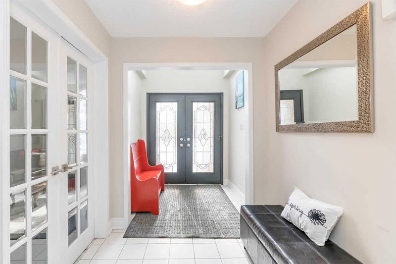 90 Cityview Circ, Barrie, L4N 7V2 | Image 3