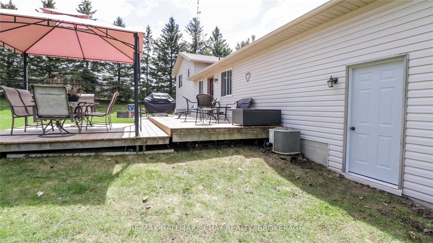 Listing Image 6