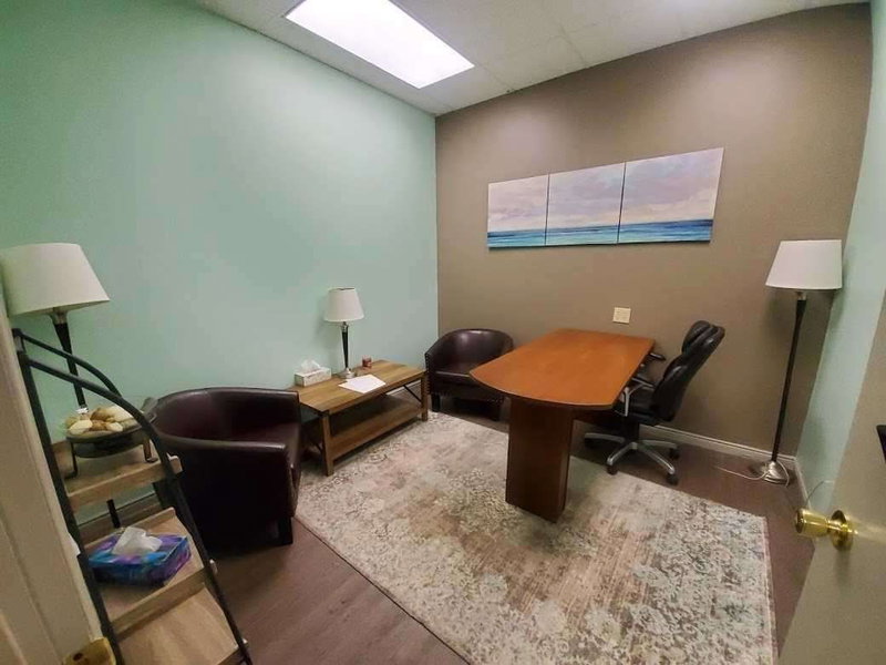 5 - 411 Huronia Rd, Barrie, L4N 9B3 | Image 3