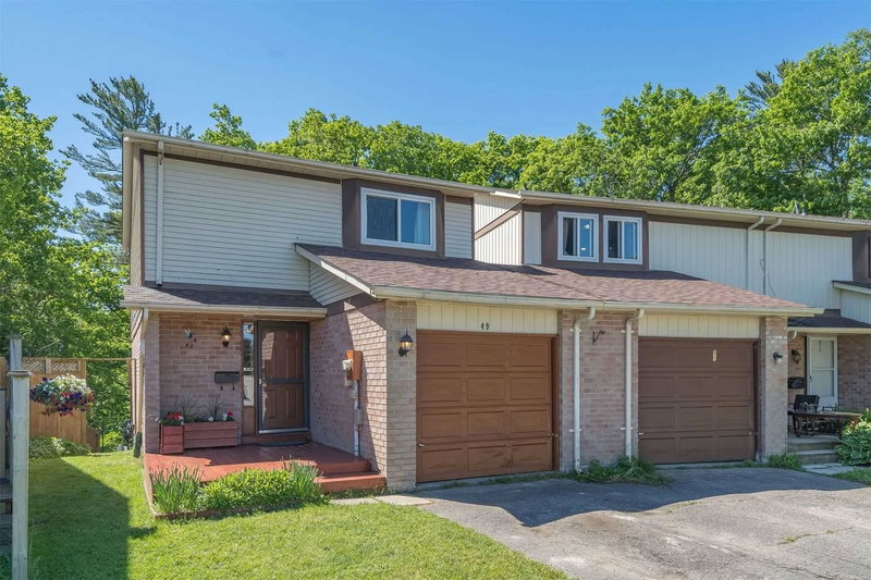 49 Burns Circ, Barrie, L4N5J8 | Image 2